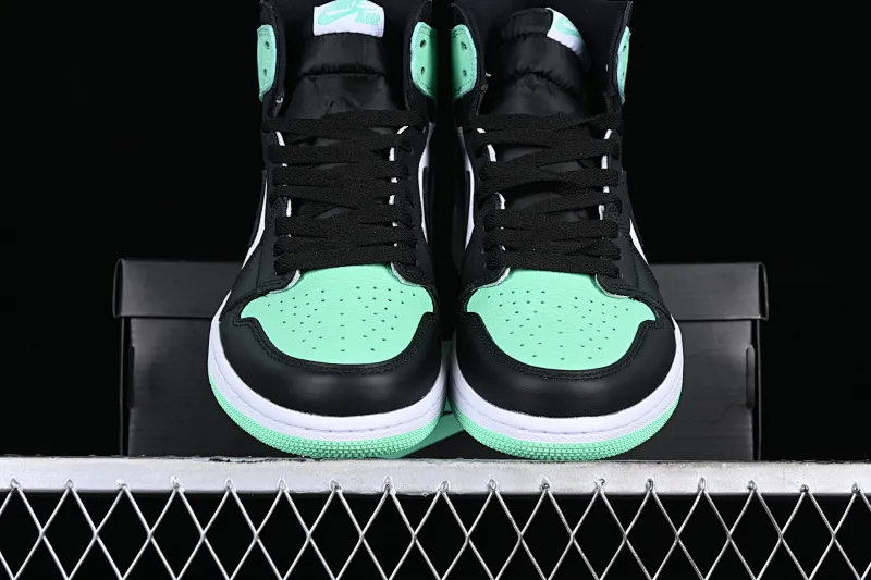 All categories Air Jordan Jordan series basketball shoes Air Jordan 1 High Air Jordan 1 Retro High "Green Glow" AJ1 Joe 1 mint green high-top basketball shoes DZ5485-130